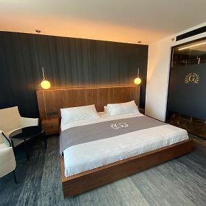 Premium Deluxe King Room